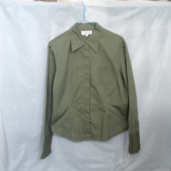 FAIR WEATHER WOMEN'S BASIC LONG SLEEVE BUTTON SHIRT - Picture 1 of 4